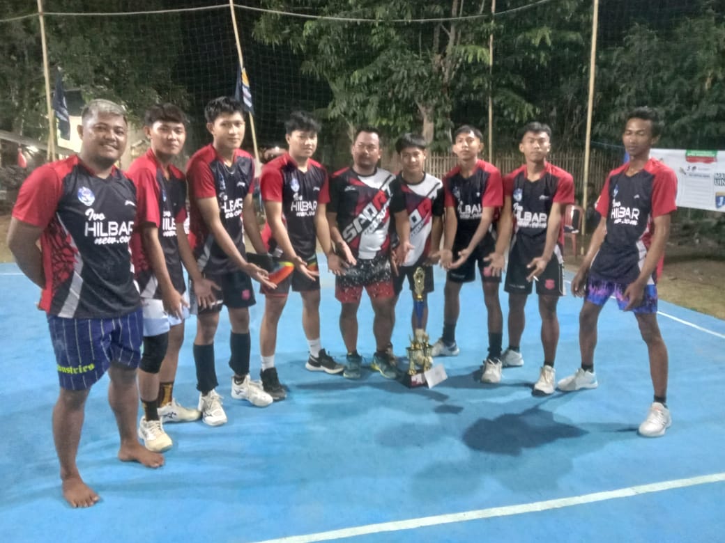 Team Volley Ball Desa Dukuh Juara 1 dalam Turnamen Volley Ball Piala Pemuda Komplek BTN CUP