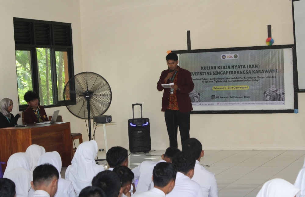 Kunjungan Para Mahasiswa Singaperbangsa Karawang ke SMP Negeri 3 Cibatu Purwakarta