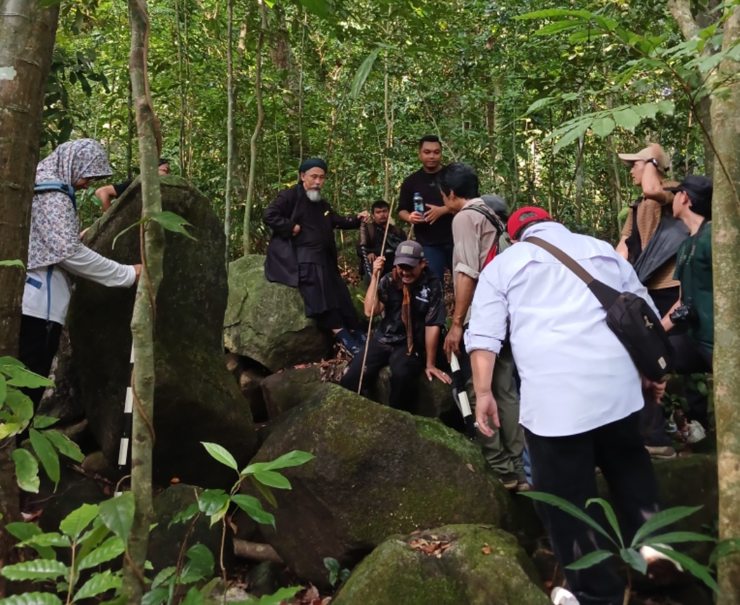 Penemuan Penting Dalam Dunia Arkeologi di Kawasan Gunung Tangkil, Kecamatan Palabuhanratu, Kabupaten Sukabumi
