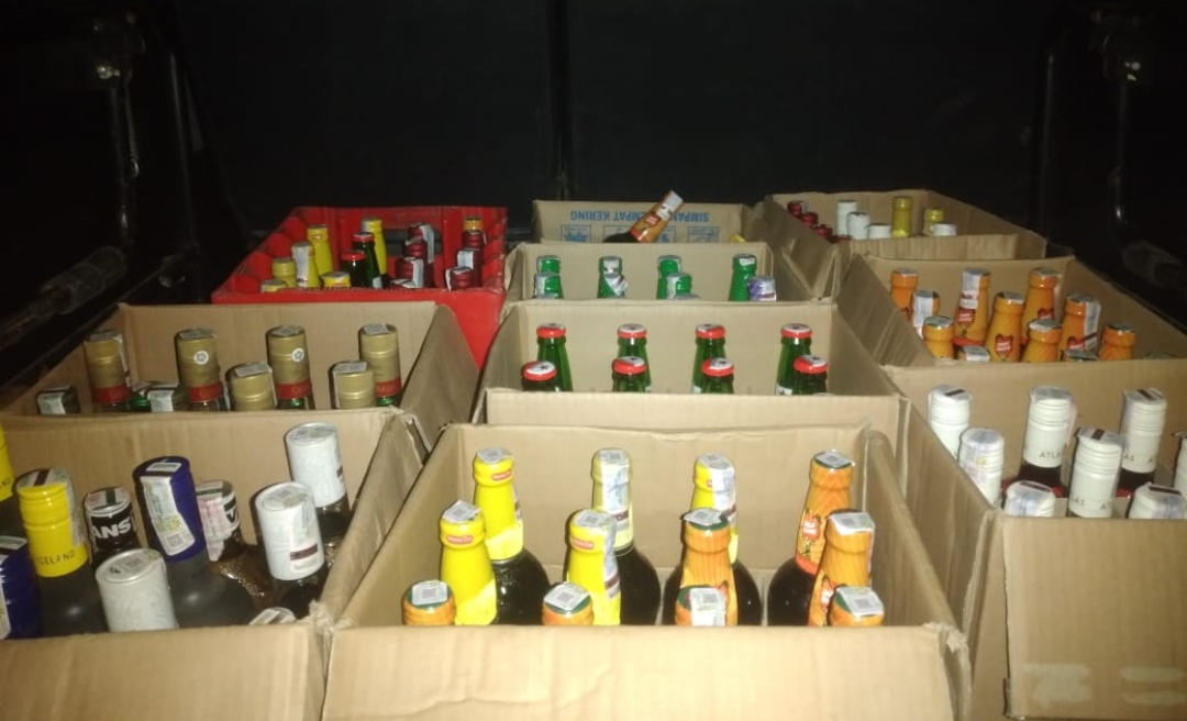 Paska Tahun Baru 2026 Satuan Polisi Pamong Praja (SATPOL - PP ) Sigap Amankan 279 Botol Miras
