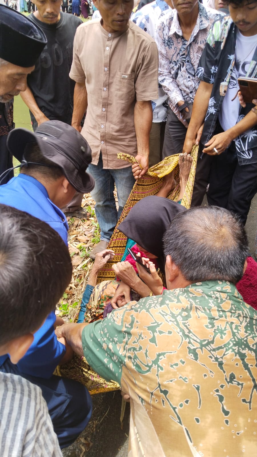 Temuan Mayat Mengapung Gemparkan Warga Bungbulang