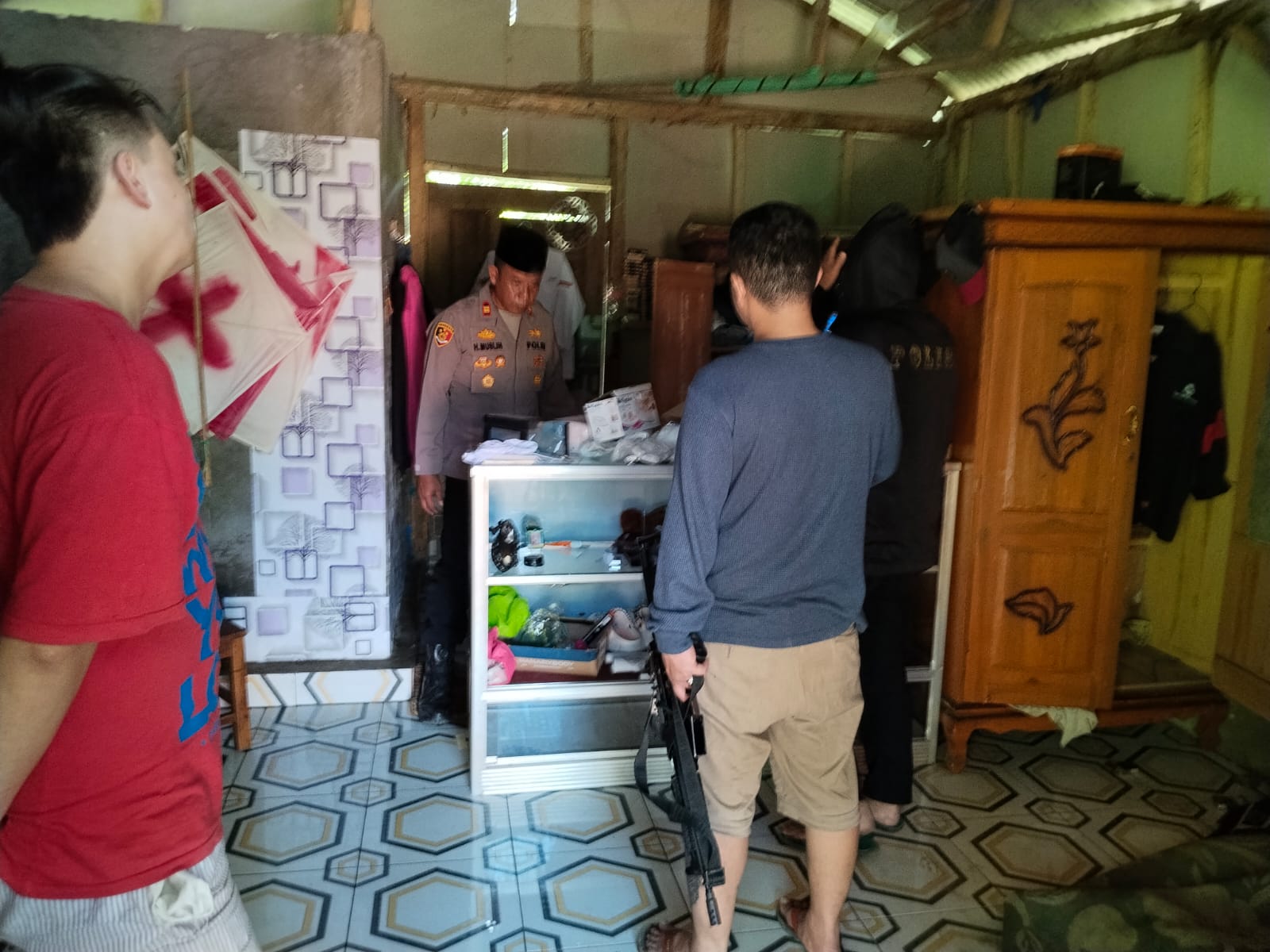 Terduga Pengedar Miras dan Obat Terlarang di Pakenjeng Diringkus Polisi‎