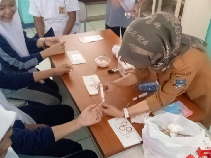 Praktek Cek Golongan Darah di SMP Negeri 1 Leles Diduga Beresiko Penularan Penyakit