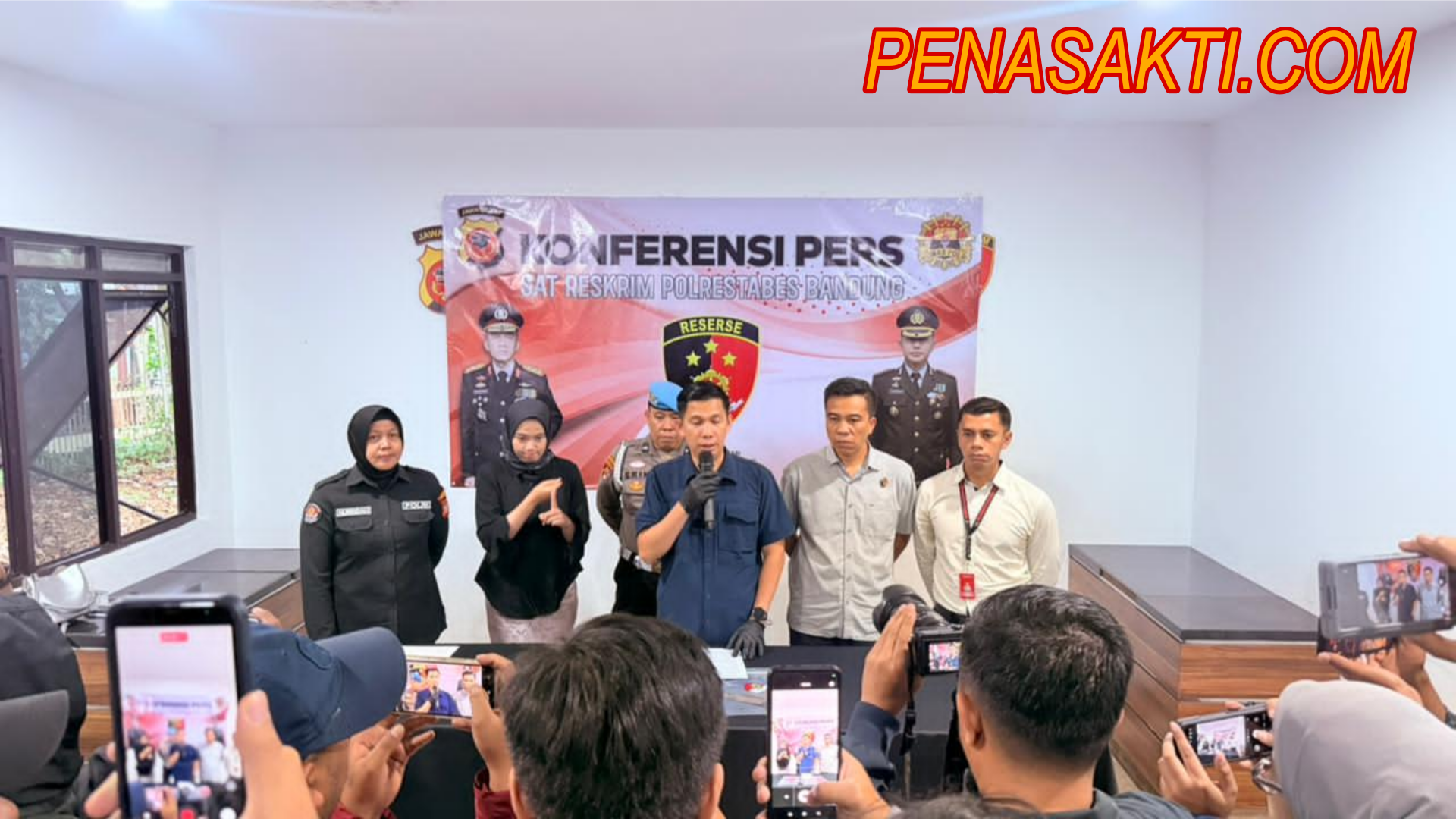 Picsart_26-04-22_20-23-03-576