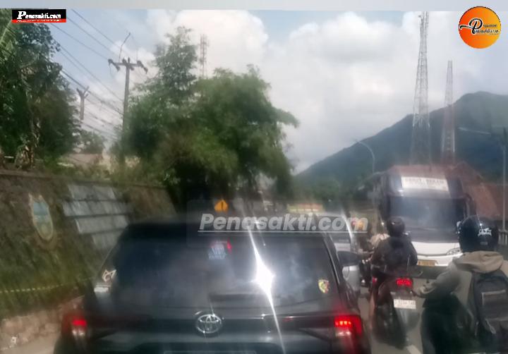 Proyek Senilai 13 Miliar Lebih di Jalur Utama Jabar: Antara Pembangunan Fisik dan Jeritan Sopir Angkot yang Merugi ‎ ‎